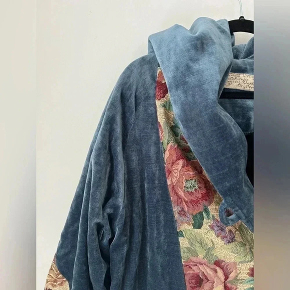 Vintage Custom Blue Velvet and Tapestry Floral Women's Jacket - Picture 2 of 14